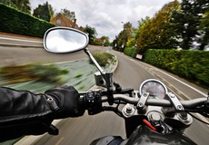 4 z 10 nehod motorek zaviní řidiči aut. Nejčastějším důvodem je nepozornost